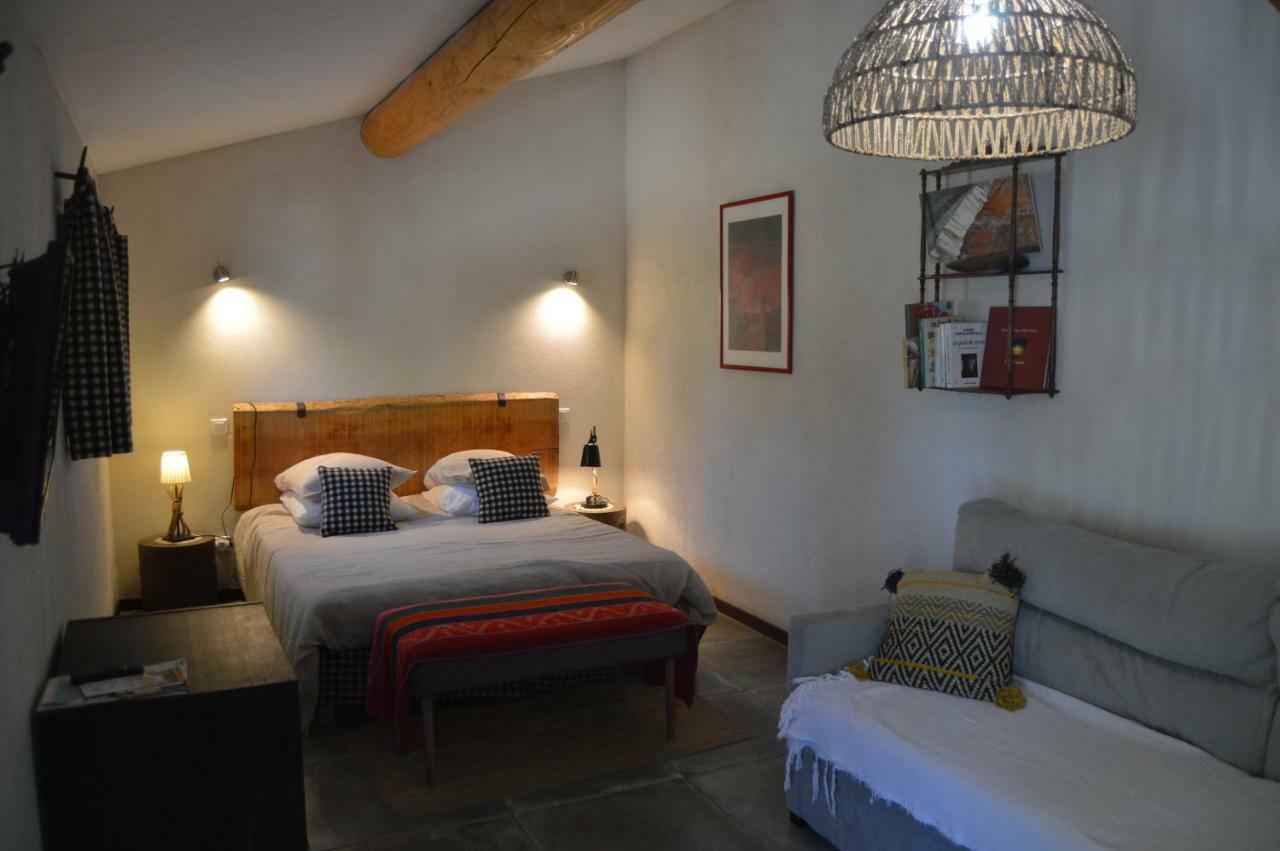 Bergerie D'Alivon En Camargue Bed & Breakfast Albaron Екстериор снимка